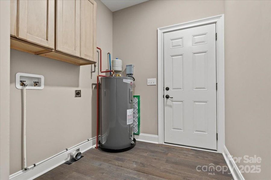 Furnished interior view inside a new home in , Cheraw (Image 4).