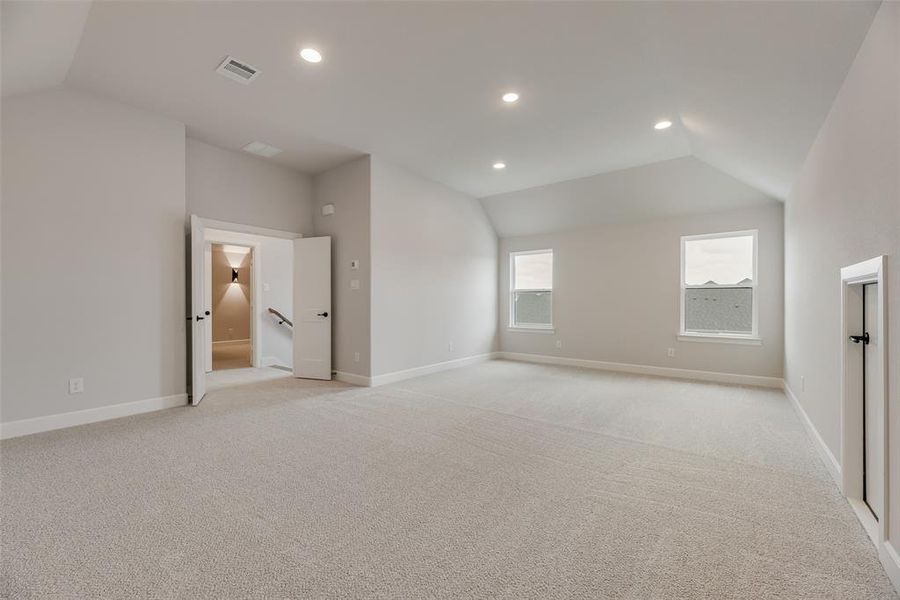 Spacious, unfurnished interior of a new home in , McKinney (Image 11).