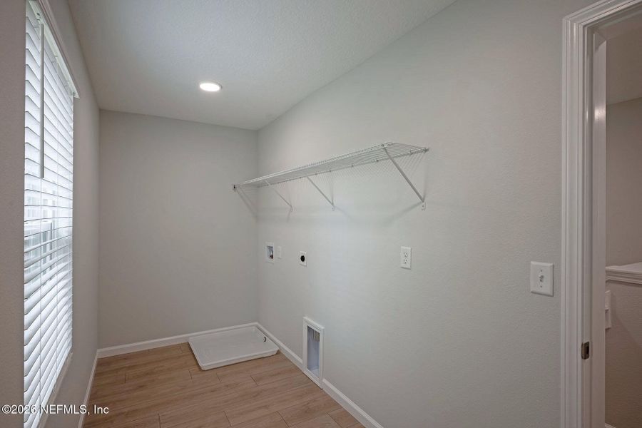Spacious, unfurnished interior of a new home in , Jacksonville (Image 40).