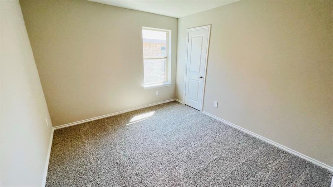 Spacious, unfurnished interior of a new home in Sunnycreek, Fort Worth (Image 9). Spacious, unfurnished interior of a new home in Sunnycreek, Fort Worth (Image 9).