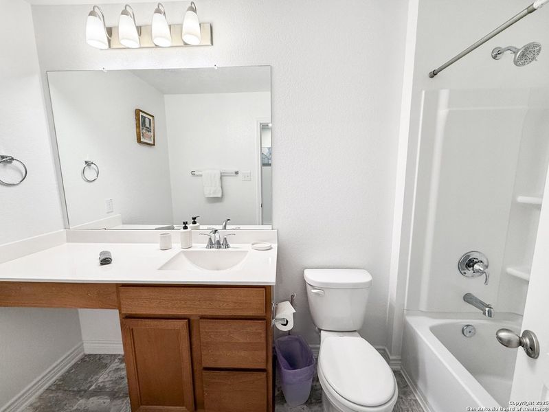 Furnished interior view inside a new home in Marbella, San Antonio (Image 25).