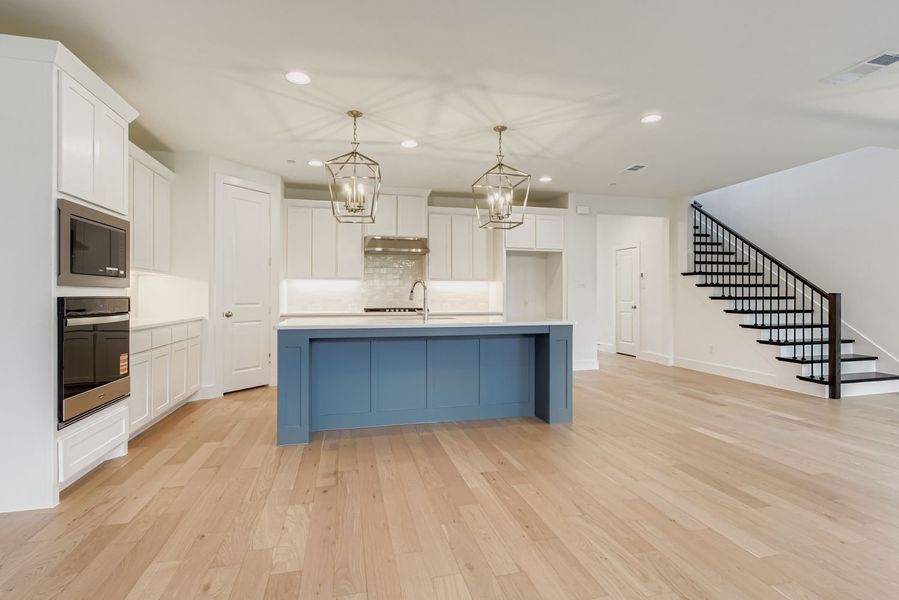 3525 Kings Court - Kitchen