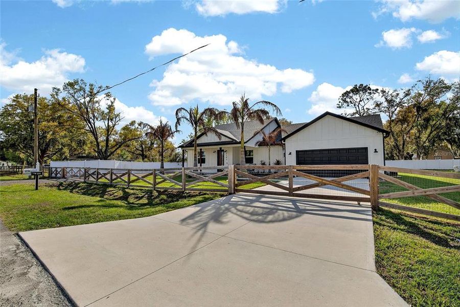 Community amenities in , Plant City (Image 38).