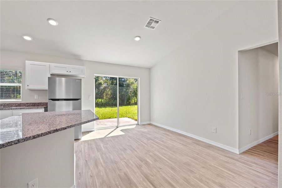 Spacious, unfurnished interior of a new home in , Port Charlotte (Image 15).