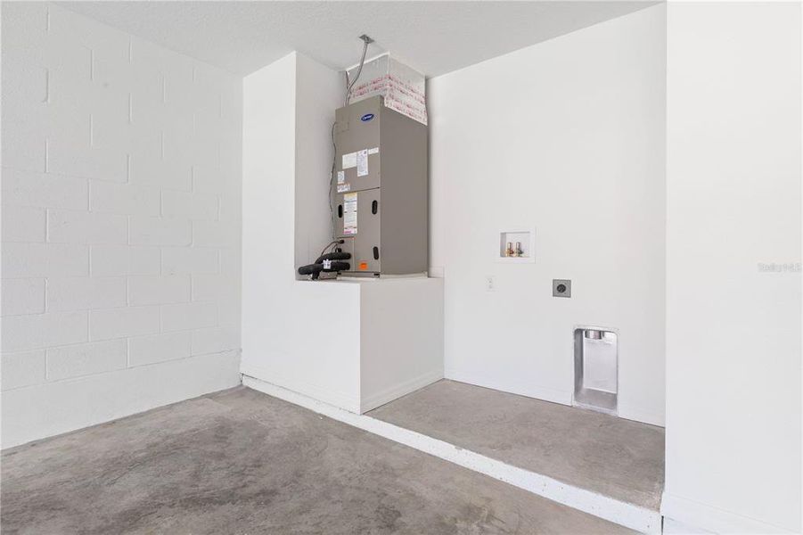 Spacious, unfurnished interior of a new home in , Palm Coast (Image 13).