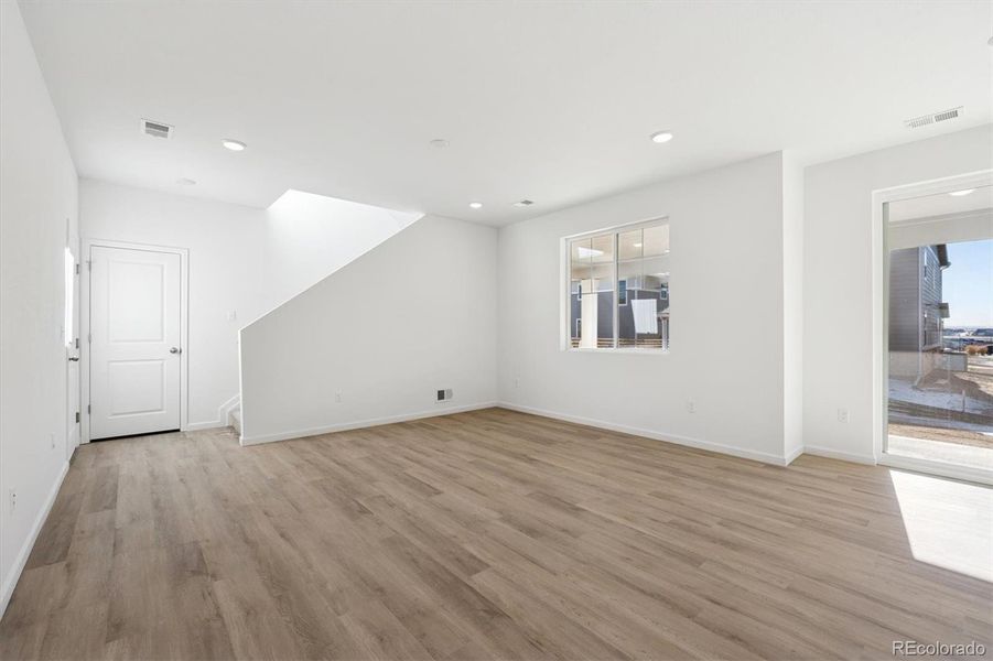 Spacious, unfurnished interior of a new home in The Aurora Highlands, Aurora (Image 14).