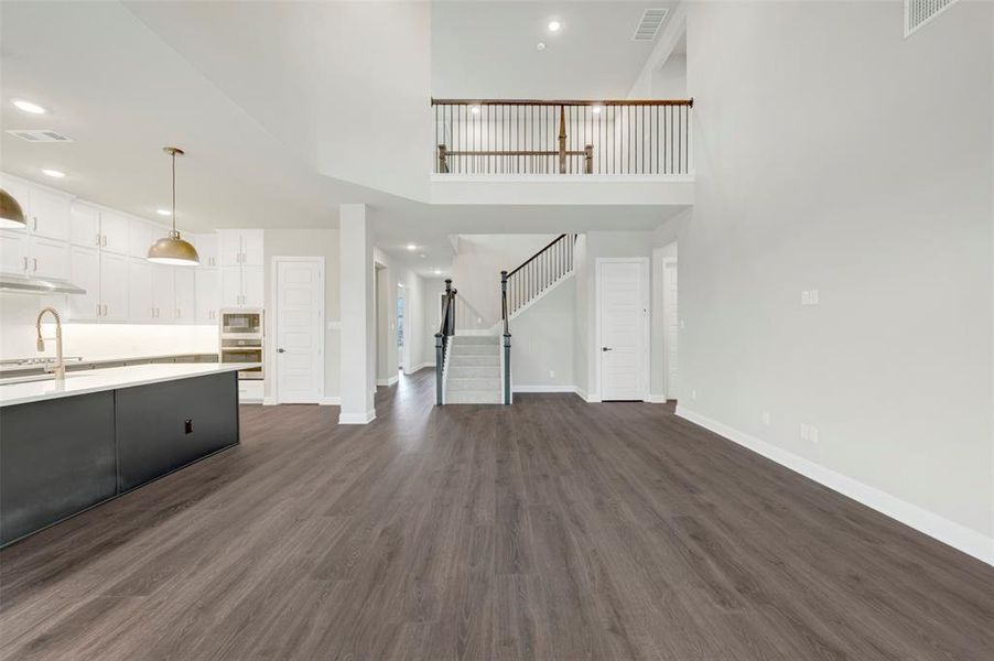 Spacious, unfurnished interior of a new home in The Ridge at Northlake, Northlake (Image 17).