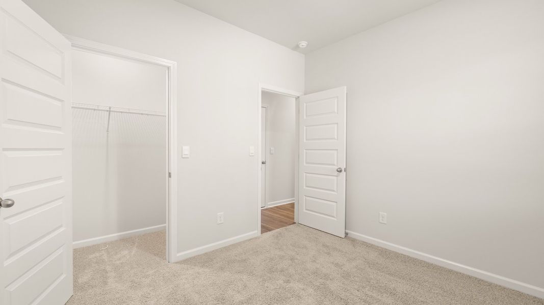 Spacious, unfurnished interior of a new home in Bellemeade Landing, Augusta (Image 21).