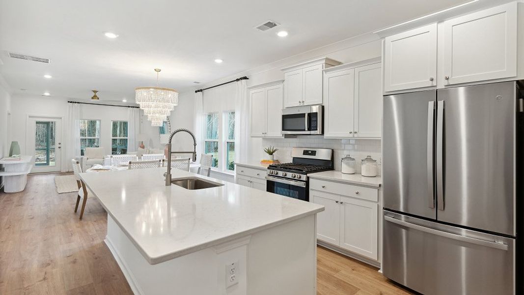 1429 Drake Kitchen 2of2 6 3 25