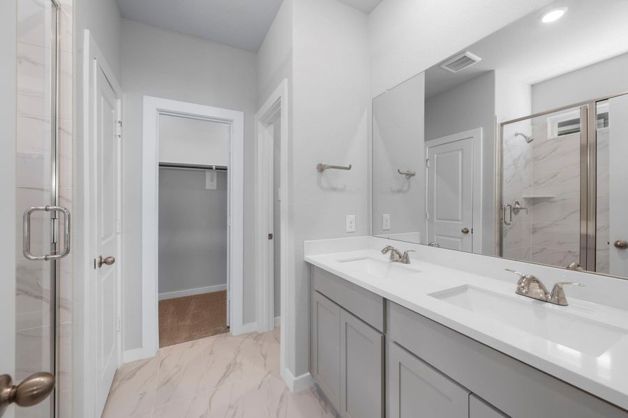 Furnished interior view inside a new home in Westridge Cove, Conroe (Image 12).