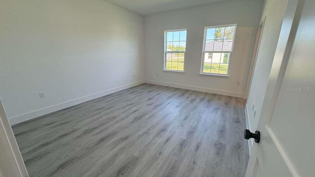 Spacious, unfurnished interior of a new home in , Ocala (Image 14).