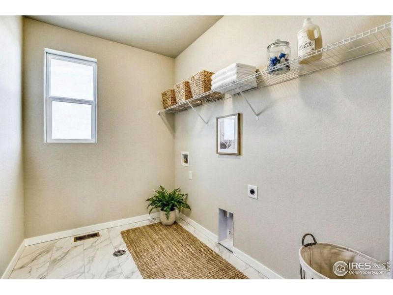 Furnished interior view inside a new home in Hidden Creek, Frederick (Image 18).