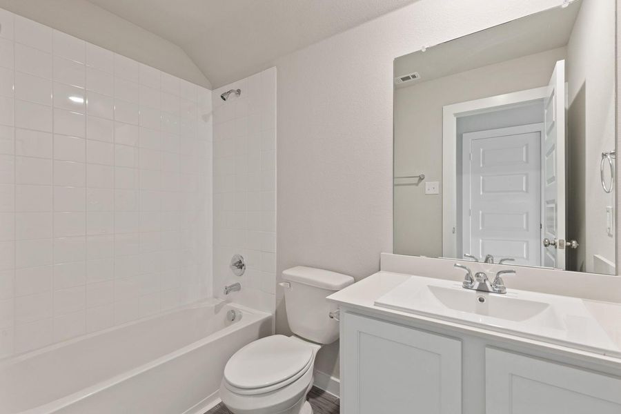 Furnished interior view inside a new home in Trinity Ranch, Elgin (Image 7).