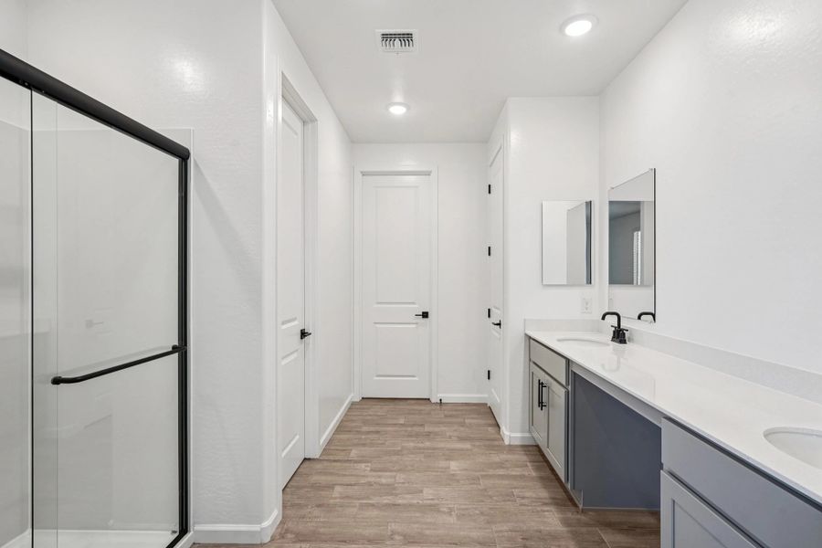 Primary bath. Not actual home, finishes and options may vary by community.