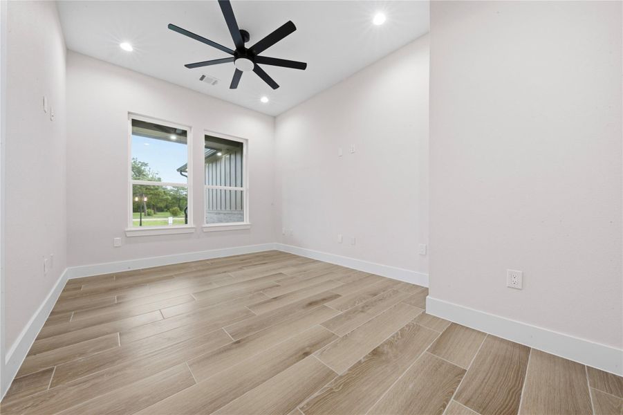Spacious, unfurnished interior of a new home in , Baytown (Image 39). Spacious, unfurnished interior of a new home in , Baytown (Image 39).