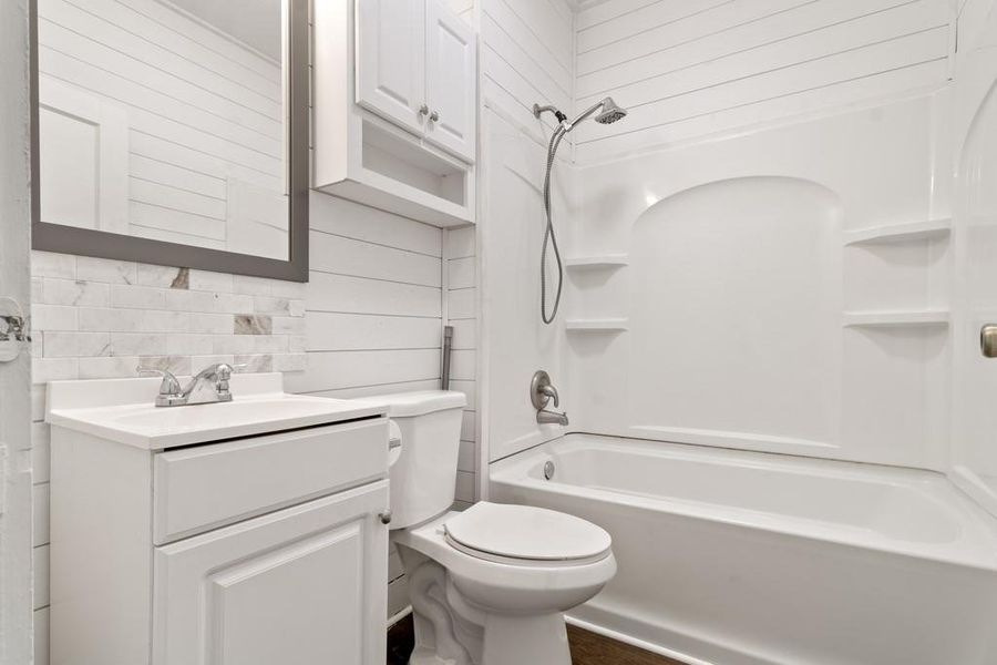 Furnished interior view inside a new home in , Groesbeck (Image 7). Furnished interior view inside a new home in , Groesbeck (Image 7).