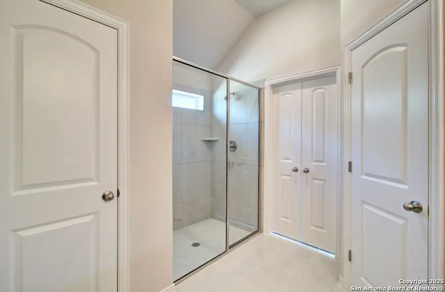 Furnished interior view inside a new home in Veranda, San Antonio (Image 7).