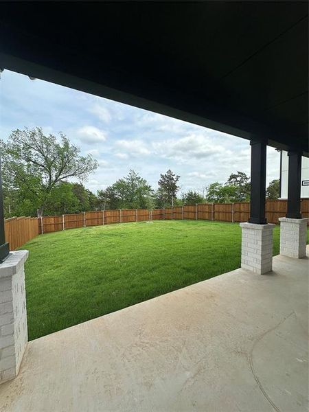 Exterior details and patio area of a home in , Dallas (Image 3).