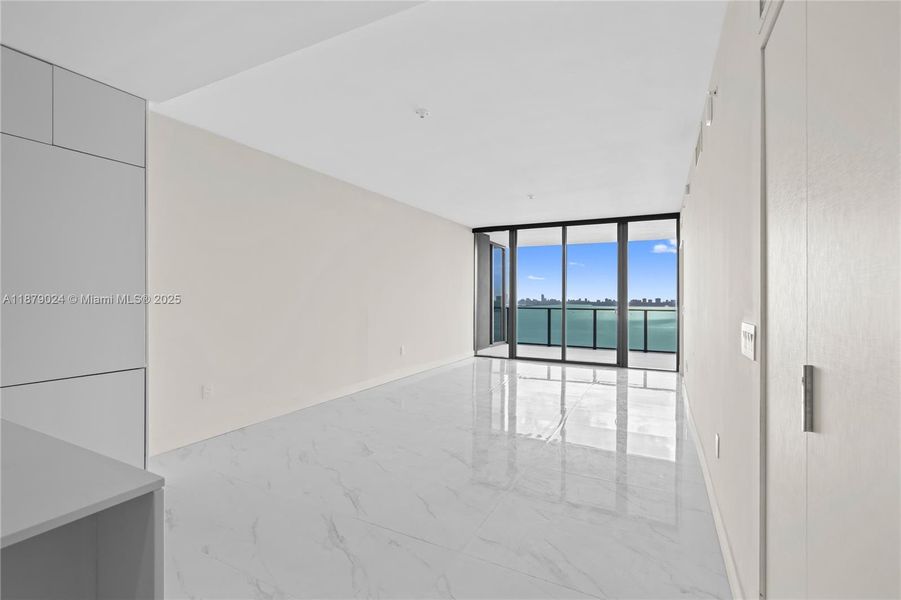 Spacious, unfurnished interior of a new home in Aria Reserve, Miami (Image 69).