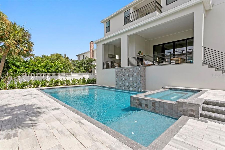 Exterior details and patio area of a home in , Tampa (Image 40).