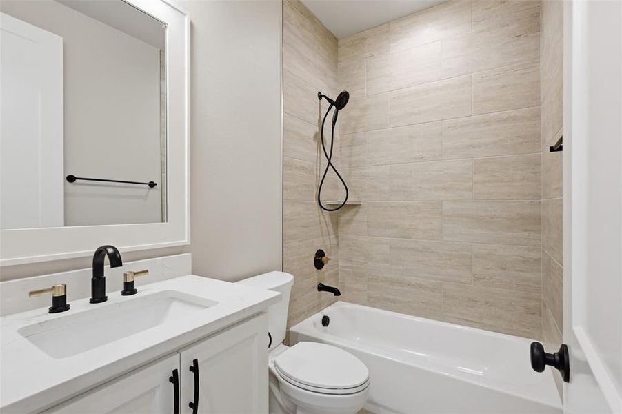 Furnished interior view inside a new home in , Granbury (Image 9).