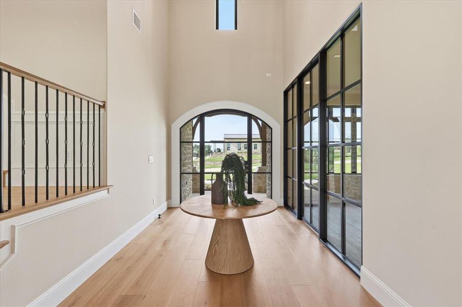 Spacious, unfurnished interior of a new home in , Bartonville (Image 20).