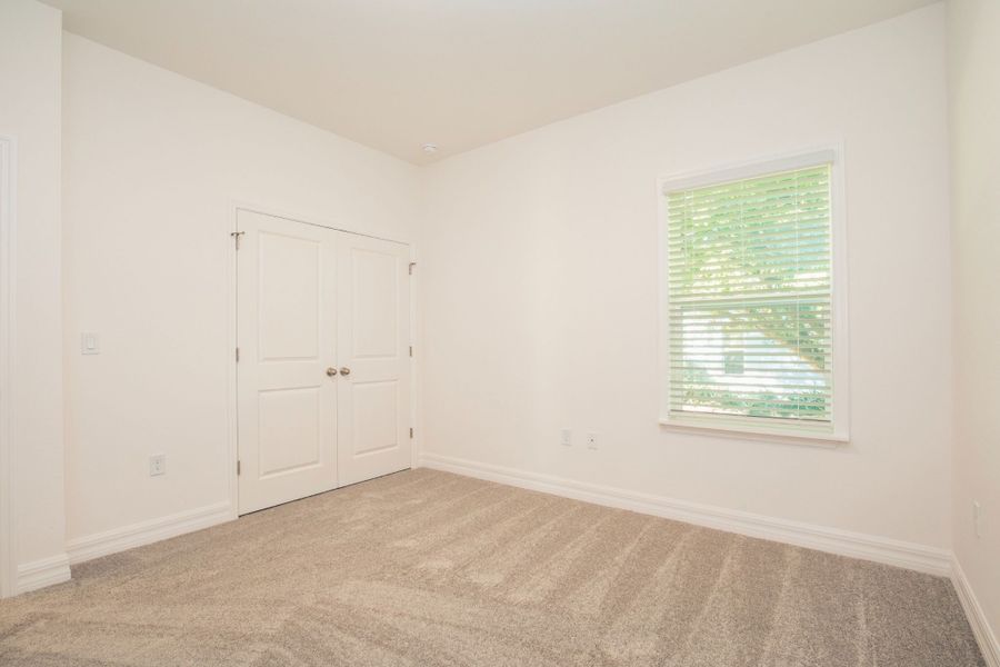 Spacious, unfurnished interior of a new home in Cape Coral, Cape Coral (Image 20).