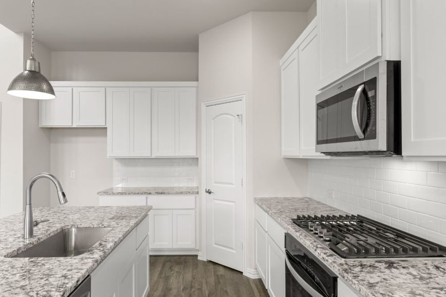 Furnished interior view inside a new home in Creekside, Royse City (Image 18).