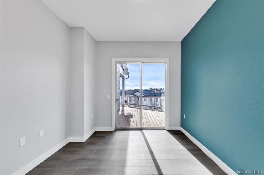 Spacious, unfurnished interior of a new home in Silver Leaf, Littleton (Image 25).