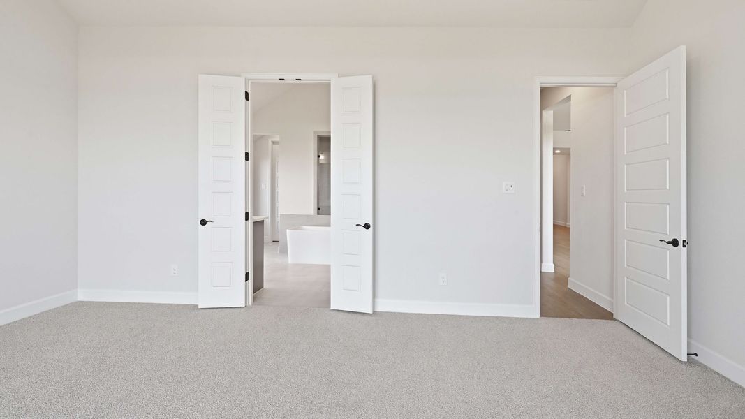 Spacious, unfurnished interior of a new home in Myrtle Creek, Waxahachie (Image 22). Spacious, unfurnished interior of a new home in Myrtle Creek, Waxahachie (Image 22).