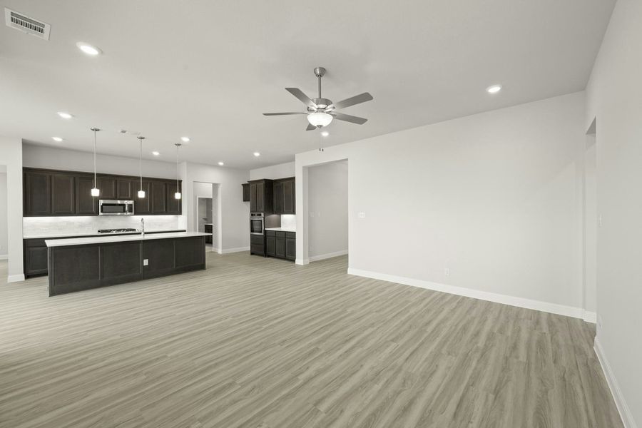 Spacious, unfurnished interior of a new home in Westside Preserve - 70ft. lots, Midlothian (Image 16). Spacious, unfurnished interior of a new home in Westside Preserve - 70ft. lots, Midlothian (Image 16).