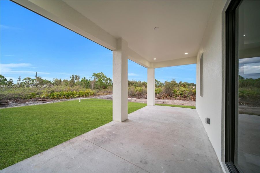 Exterior details and patio area of a home in , Lehigh Acres (Image 3).