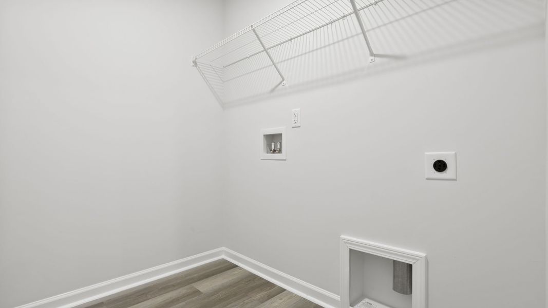 Spacious, unfurnished interior of a new home in Bentley Park, Greenwood (Image 29).