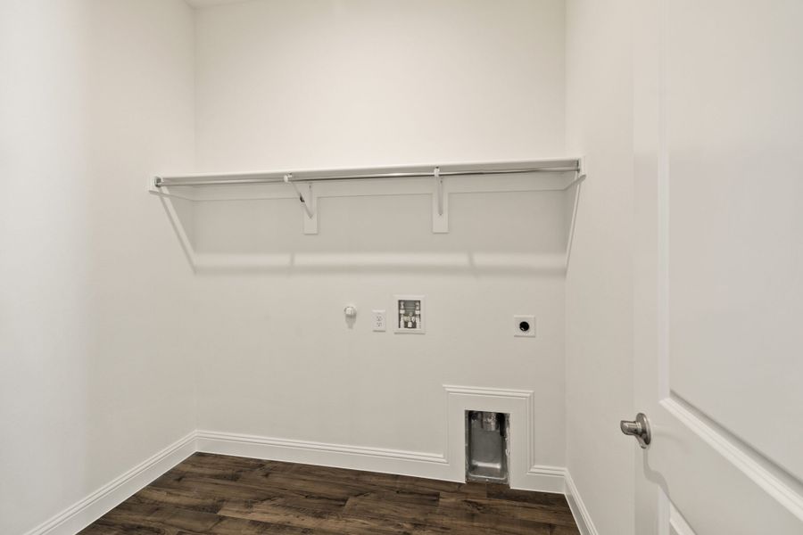 Spacious, unfurnished interior of a new home in Lake Breeze, Lavon (Image 45).