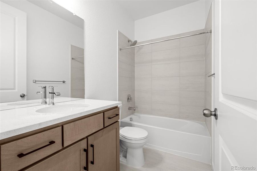 Furnished interior view inside a new home in Deer Creek, Littleton (Image 5).