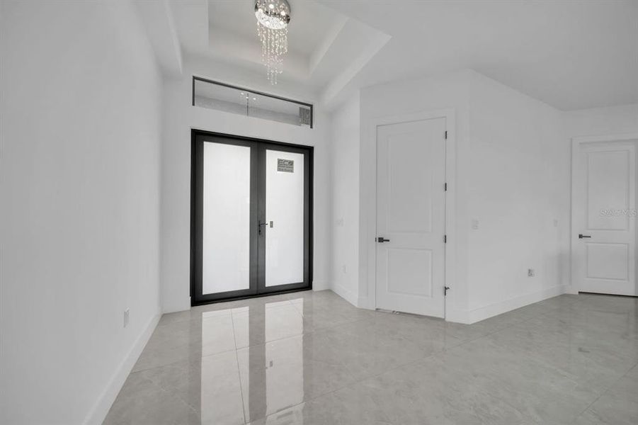 Spacious, unfurnished interior of a new home in , Lehigh Acres (Image 13).