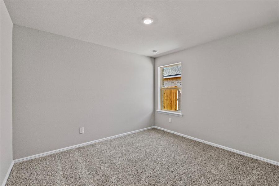 Spacious, unfurnished interior of a new home in Meadowbrook Estates, Cleburne (Image 16).