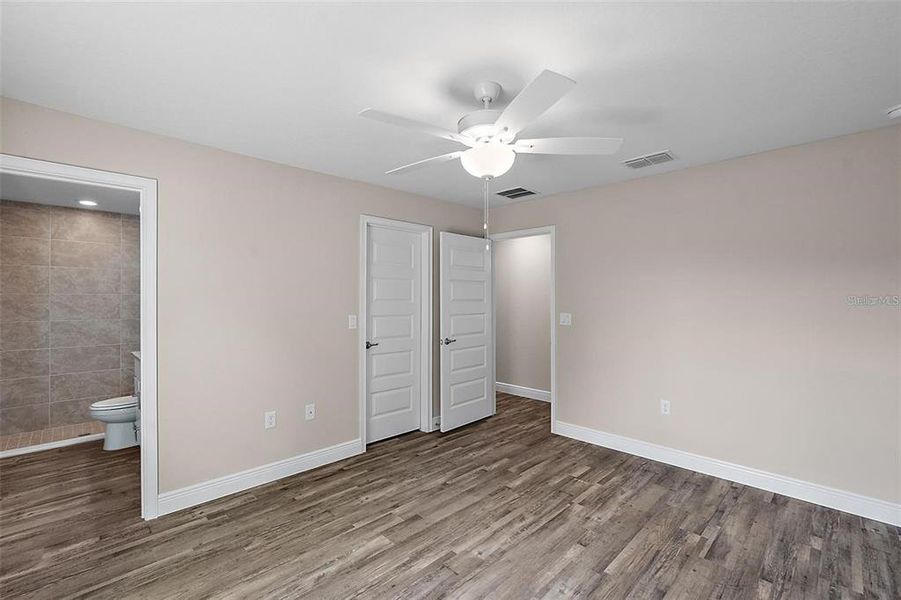 Spacious, unfurnished interior of a new home in , Ocala (Image 14).