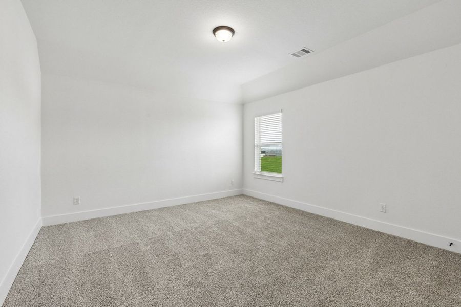 Spacious, unfurnished interior of a new home in Brahman Ranch, Venus (Image 28).