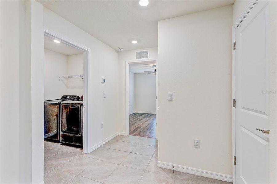 Spacious, unfurnished interior of a new home in , Spring Hill (Image 24).