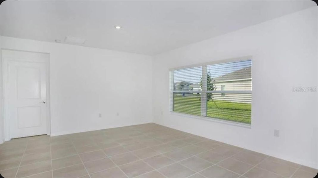 Spacious, unfurnished interior of a new home in Firethorn, Parrish (Image 10).