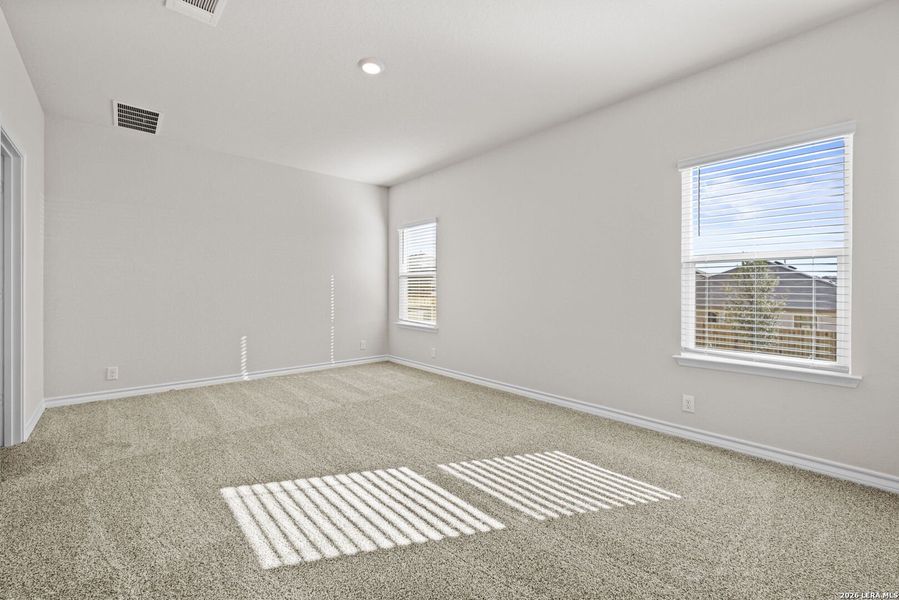 Spacious, unfurnished interior of a new home in Redbird Ranch, San Antonio (Image 17).