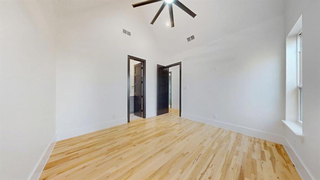 Spacious, unfurnished interior of a new home in , Ennis (Image 24).