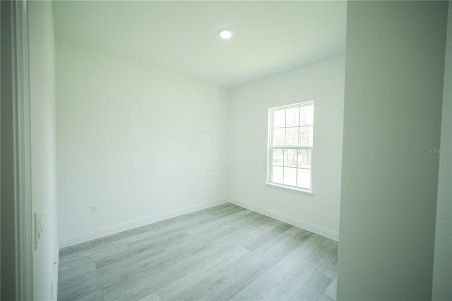 Spacious, unfurnished interior of a new home in , Ocala (Image 27).