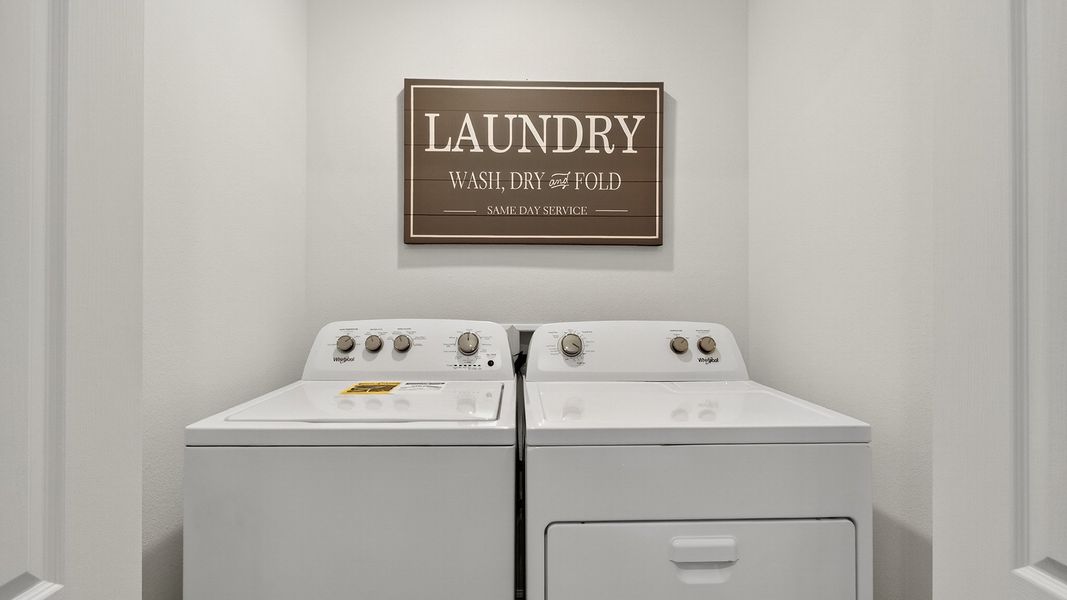 Representative interior finishes for a home built from the Carson by D.R. Horton in Trout River, Jacksonville (Image 20).