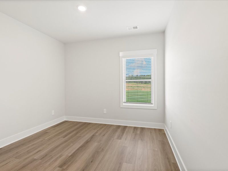 Spacious, unfurnished interior of a new home in Crossing at Abner Creek, Greer (Image 15).