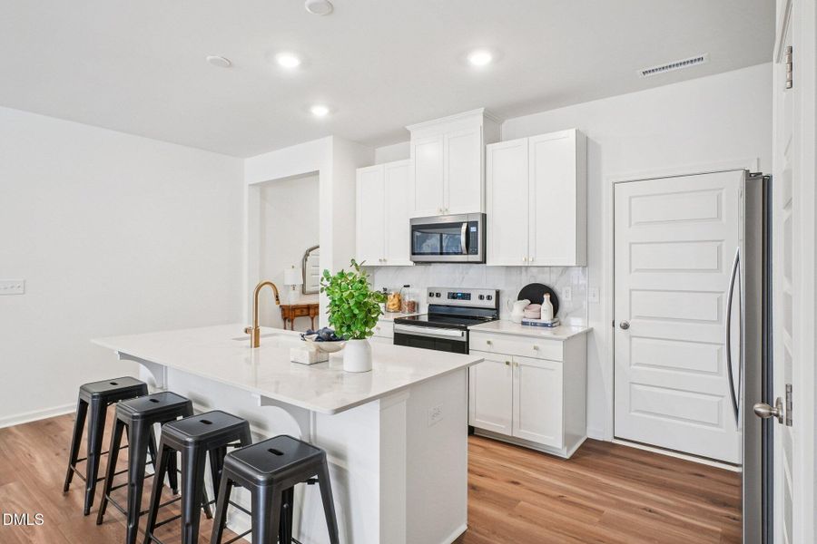 15-web-or-mls-Parker Ln-S1202-015