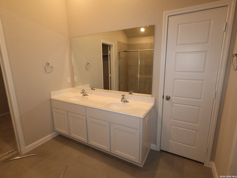 Furnished interior view inside a new home in Agave, San Antonio (Image 7).