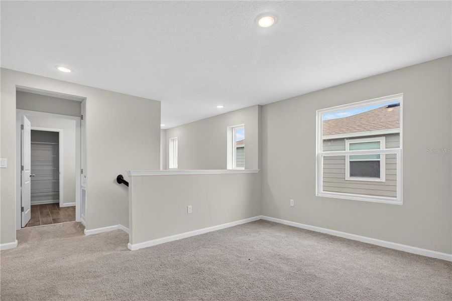 Spacious, unfurnished interior of a new home in Seasons at Forest Creek, Haines City (Image 25).