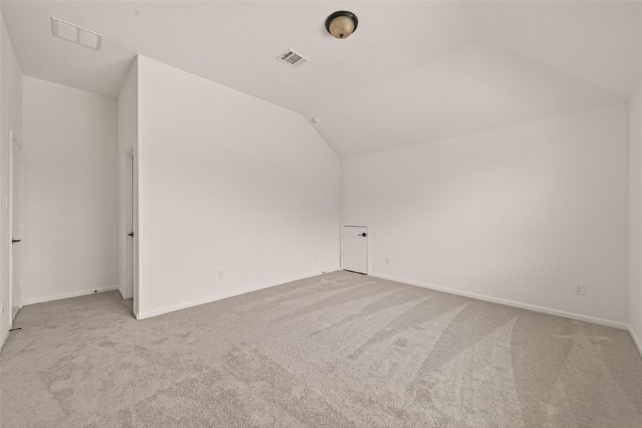 Spacious, unfurnished interior of a new home in , Brookshire (Image 38).
